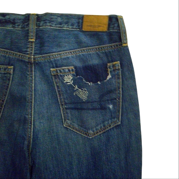 American Eagle Floral Embroidered Vintage Hi Rise‎ Raw Hem Jeans Size 4 Short - Picture 6 of 9